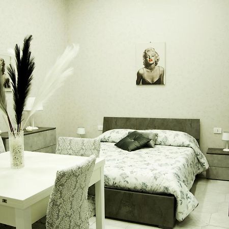 Mincasa Nel Cuore Di Napoli Exteriör bild