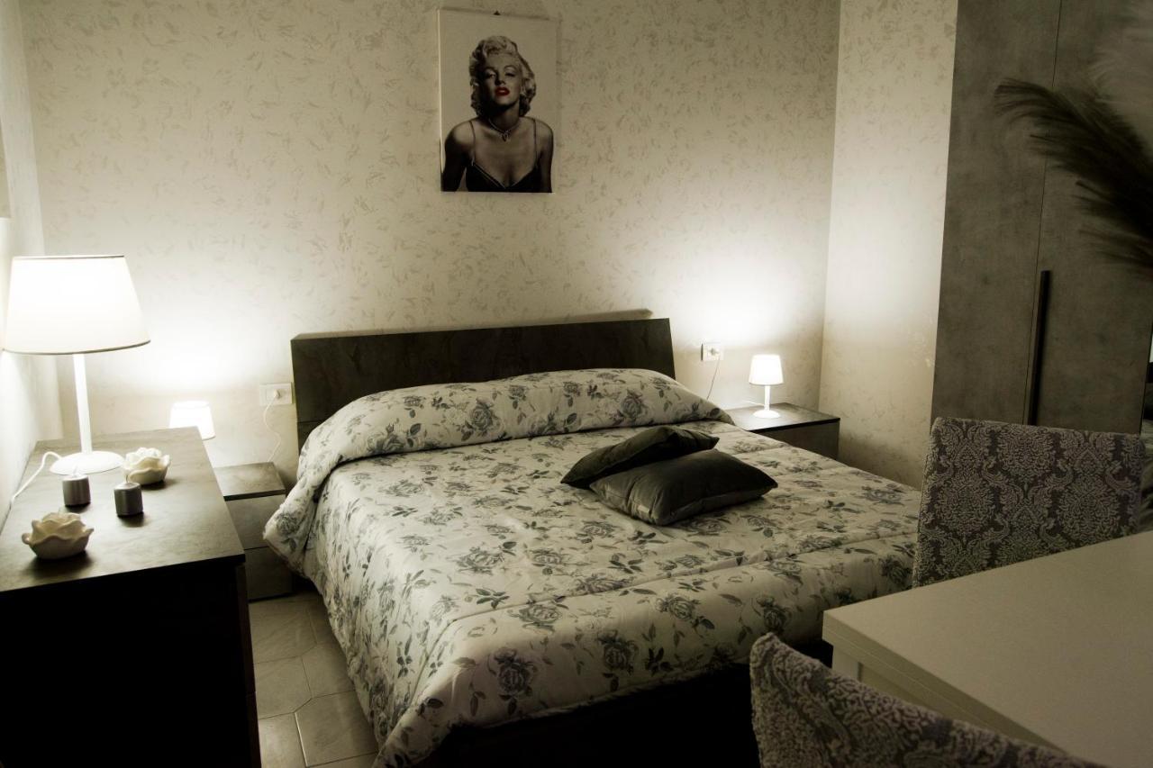 Mincasa Nel Cuore Di Napoli Exteriör bild