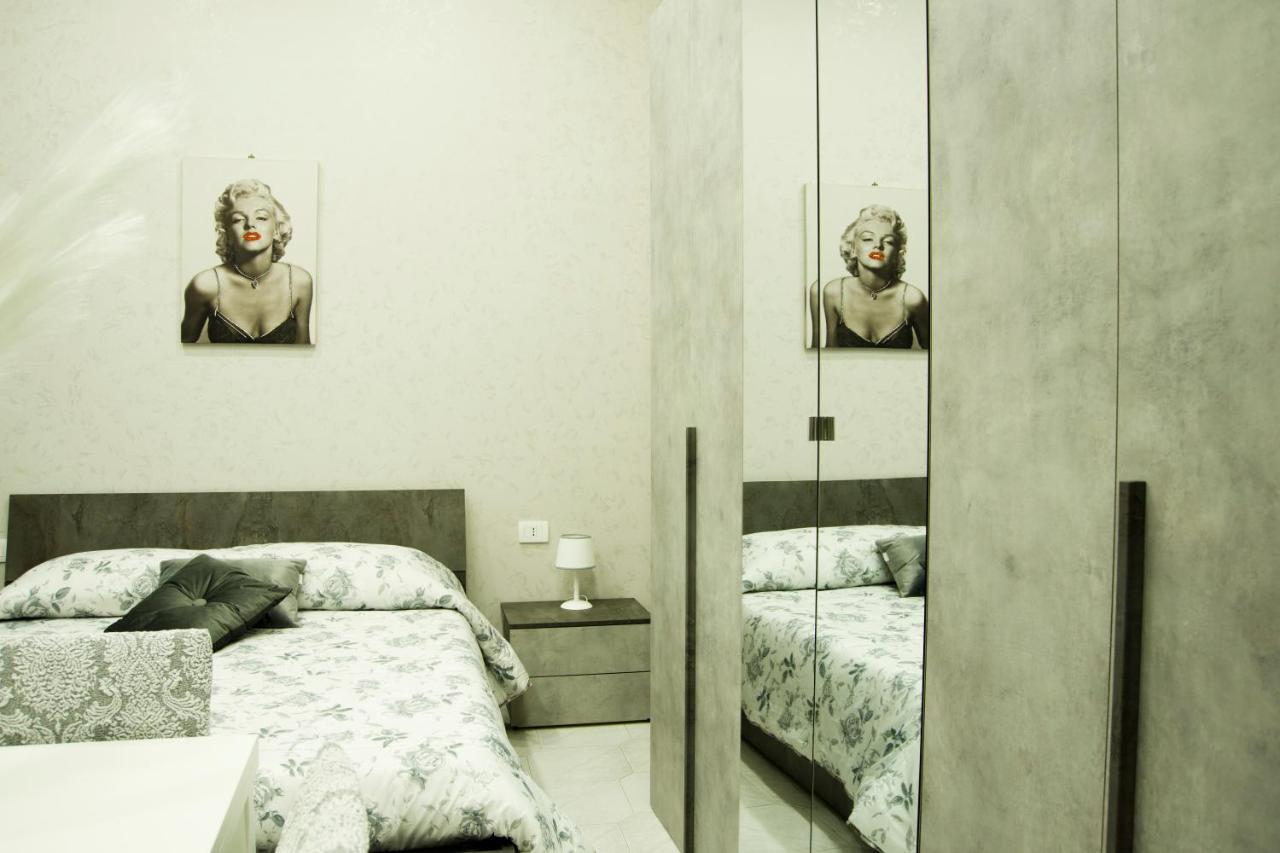 Mincasa Nel Cuore Di Napoli Exteriör bild